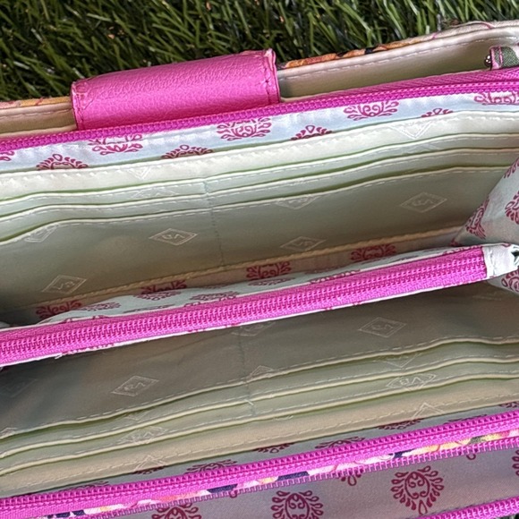 Vera Bradley Floral Quilted Zip Around Wallet Pink Multicolor w/ Wear - Picture 4 of 11